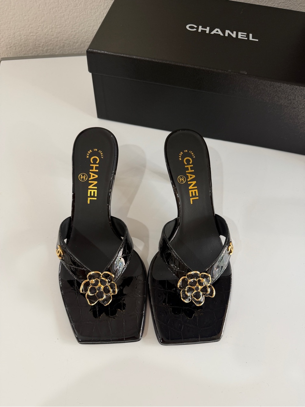 CHANEL 26A Heeled Thong Sandals size 37.5